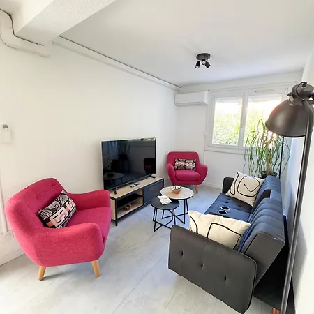 Lejlighed T2 Avec Grand Jardin, Parking Et Garage, A Deux Pas De La