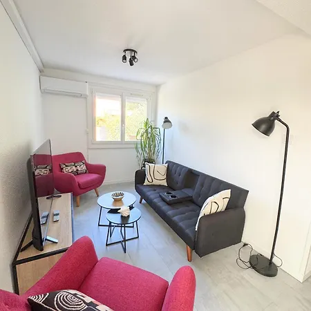 Lejlighed T2 Avec Grand Jardin, Parking Et Garage, A Deux Pas De La