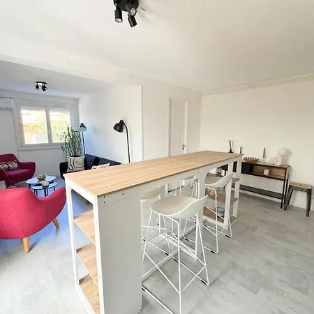 T2 Avec Grand Jardin, Parking Et Garage, A Deux Pas De La Canet-en-Roussillon