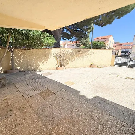 Lejlighed T2 Avec Grand Jardin, Parking Et Garage, A Deux Pas De La *