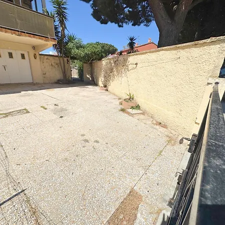 T2 Avec Grand Jardin, Parking Et Garage, A Deux Pas De La Canet-en-Roussillon